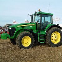 Photo representing the category TRACTORS